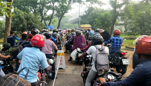 মোটরসাইকেলে ঈদযাত্রা, বঙ্গবন্ধু সেতু পারাপারে দীর্ঘ সারি