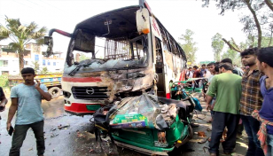 সড়কে প্রাণ গেল অটোরিকশাচালকসহ ৫ জনের, বাসে আগুন