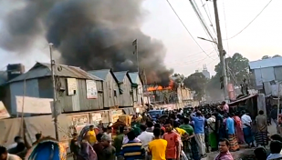 রাজধানীর কড়াইল বস্তির আগুন নিয়ন্ত্রণে