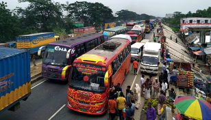 ঈদে ঢাকা-চট্টগ্রাম মহাসড়কের সংস্কার কাজ বন্ধ ১০ দিন