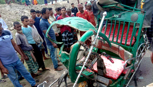 ঈদযাত্রায় সড়ক-নৌ-রেলপথ দুর্ঘটনায় নিহত ৩৫৫, আহত ৬২০