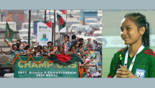 ছাদখোলা বাসে অসুস্থ ঋতুপর্ণা, নেয়া হলো হাসপাতালে