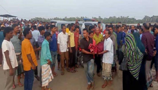 নৌকাডুবিতে স্রোতে ভেসে যাওয়া ৭ লাশ মিলল দিনাজপুরে