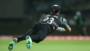 ৭ উইকেট হারিয়ে ধুঁকছে অস্ট্রেলিয়া