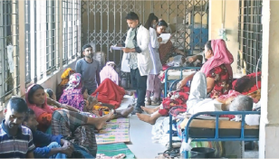 টাঙ্গাইলে বাড়ছে ঠাণ্ডাজনিত রোগ, হাসপাতালে রোগীর চাপ