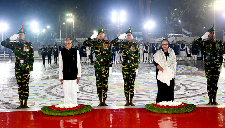ভাষা শহীদদের প্রতি রাষ্ট্রপতি ও প্রধানমন্ত্রীর শ্রদ্ধা