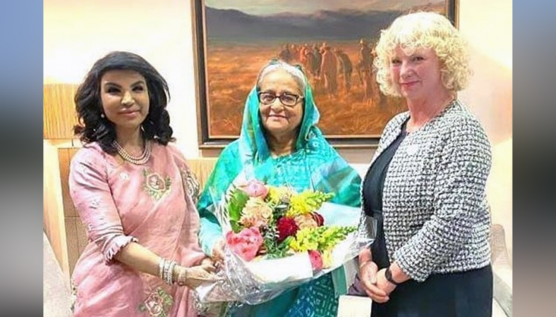 লন্ডনে পৌঁছেছেন প্রধানমন্ত্রী
