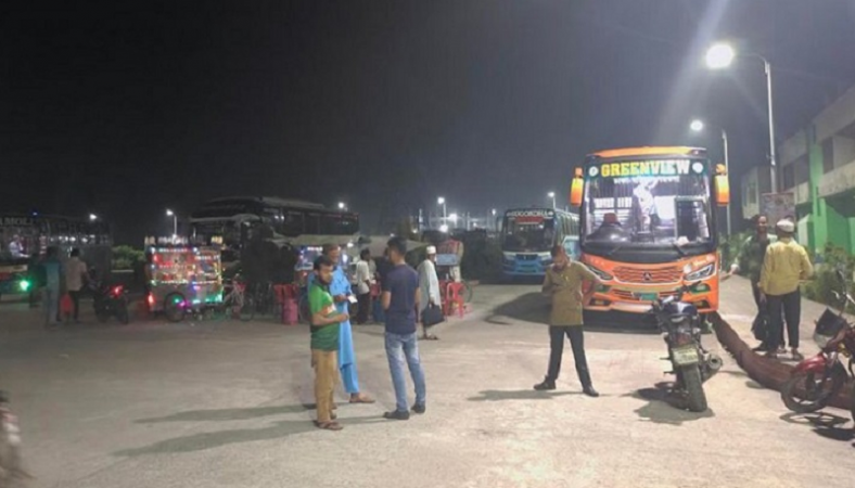 বরগুনা থেকে ঢাকাগামী সব বাস অনির্দিষ্টকালের জন্য বন্ধ