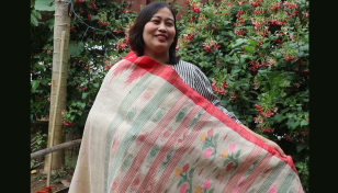 এবার কলা গাছের সুতায় হল শাড়ী