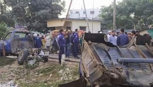 জামালপুরে পুলিশ ভ্যানে ট্রেনের ধাক্কায় নিহত ১
