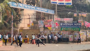 ঢাকা কলেজ ও আইডিয়ালের শিক্ষার্থীদের মধ্যে সংঘর্ষ