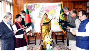 শপথ নিলেন নতুন ৬ সংসদ সদস্য 