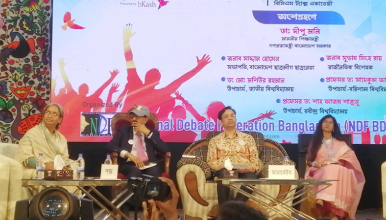 বিতর্ক মানুষকে সূক্ষ্ম চিন্তায় উদ্বুদ্ধ করে: শিক্ষামন্ত্রী