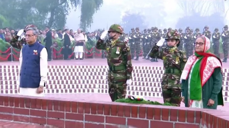 জাতীয় স্মৃতিসৌধে রাষ্ট্রপতি-প্রধানমন্ত্রীর শ্রদ্ধা