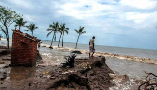 সুন্দরবনে পানি বাড়ছে, উপকূলে মাইকিং