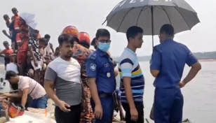 কক্সবাজারে ভেসে আসা ট্রলার থেকে ১০ মরদেহ উদ্ধার