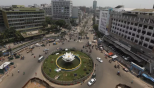 বৃষ্টি সত্ত্বেও শুক্রবার সকালে ঢাকার বাতাস ‘অস্বাস্থ্যকর’