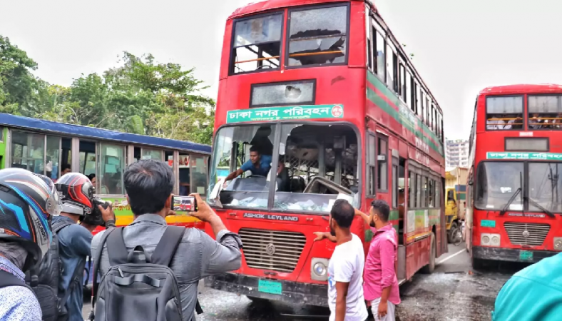 ধানমন্ডিতে সংঘর্ষ: বিএনপি নেতাকর্মীসহ ৫০০ জনের বিরুদ্ধে পুলিশের ২ মামলা