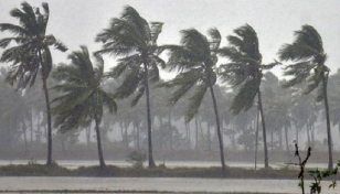 বজ্রসহ বৃষ্টির সম্ভাবনা, নদীবন্দরে সতর্কতা