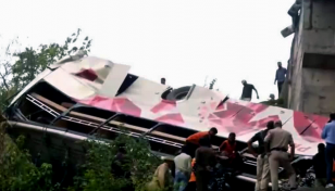 জম্মু-কাশ্মীরে বাস খাদে পড়ে নিহত ৭, আহত ১৬