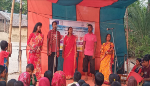 সমমজুরী ও সমঅধিকার রক্ষায় “ন্যায্য মজুরী চাই” নাটক অনুষ্ঠিত