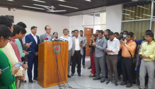 নির্বাচনে ব্যালটের সিদ্ধান্ত কোনো চাপে নেয়া হয়নি: সিইসি