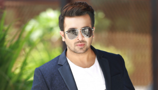 ডিবি কার্যালয়ে শাকিব খান