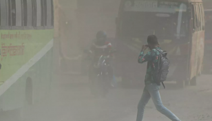 বিশ্বের দূষিত শহরের তালিকায় ‘অস্বাস্থ্যকর’ বাতাস নিয়ে ঢাকা চতুর্থ