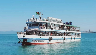 সেন্টমার্টিনে আটকা পড়লেন ১০০০ পর্যটক