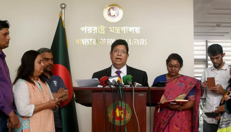 ড. ইউনূসের জন্য ৪০ জন বিশ্বনেতার আবেদনের সমালোচনা মোমেনের
