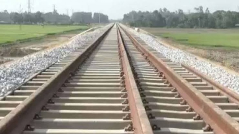 ট্রেনে কাটা পড়ে বাবা-ছেলেসহ নিহত ৩