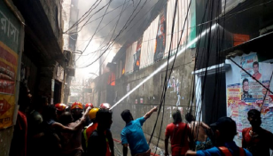 হাজারীবাগে চামড়ার কারখানায় আগুন