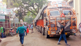 ৮ দিন পর হিলি স্থলবন্দর দিয়ে আমদানি-রপ্তানি শুরু