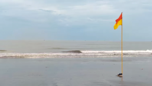 নামলো সতর্ক সংকেত, বৃষ্টির পূর্বাভাস