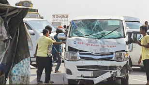 কাঁচপুরে মাইক্রোবাস-অটোরিকশার সংঘর্ষ, চালকসহ নিহত ৫