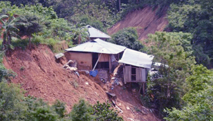শ্রীমঙ্গলে টিলা ধসে ৪ নারী শ্রমিকের মৃত্যু