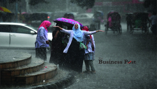 তীব্র তাপপ্রবাহের পর রাজধানীতে স্বস্তির বৃষ্টি