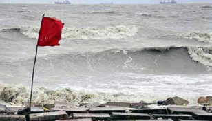 ঘূর্ণিঝড় ‘মানদৌস’: সমুদ্রবন্দরে ২ নম্বর হুঁশিয়ারি