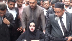 জামিন পেলেন মাহিয়া মাহির স্বামী রকিব