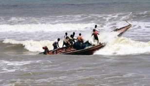 বঙ্গোপসাগরে ২৬টি ট্রলারে ডাকাতি