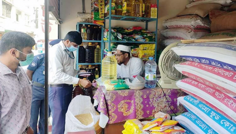 কুমিল্লায় এক মাসে ৫২ প্রতিষ্ঠানকে ৮ লক্ষাধিক টাকা জরিমানা
