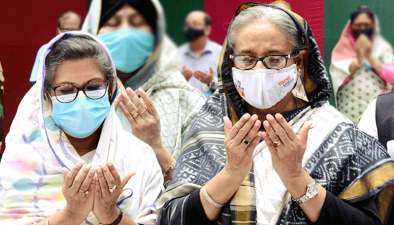 বঙ্গবন্ধুর সমাধিতে প্রধানমন্ত্রীর শ্রদ্ধা