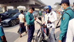 রাজধানীতে প্রবেশে কড়াকড়ি, চেক হচ্ছে মেসেঞ্জার-হোয়াটস অ্যাপ