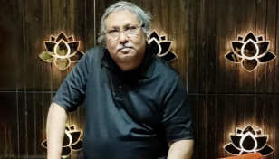প্রখ্যাত ফ্যাশন ডিজাইনার এমদাদ হক মারা গেছেন 