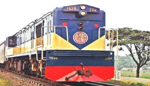 খুলনায় লাইনচ্যুত বগি উদ্ধার, ট্রেন চলাচল স্বাভাবিক
