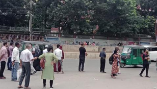 ঢাকায় গণপরিবহন সংকট, ভোগান্তিতে যাত্রীরা