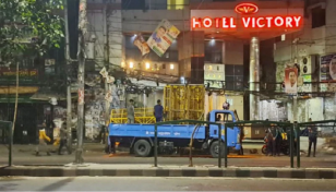 বিএনপির কেন্দ্রীয় কার্যালয়ের সামনে থেকে সরানো হয়েছে লোহার ব্যারিকেড