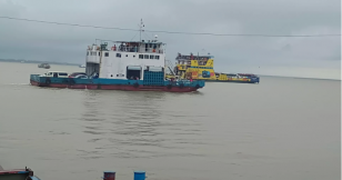 মানিকগঞ্জের পাটুরিয়া ফেরিঘাটে স্বস্তির ঈদ যাত্রা