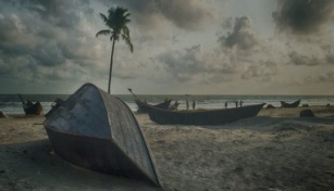 বন্দরে ৩ নম্বর সতর্ক সংকেত