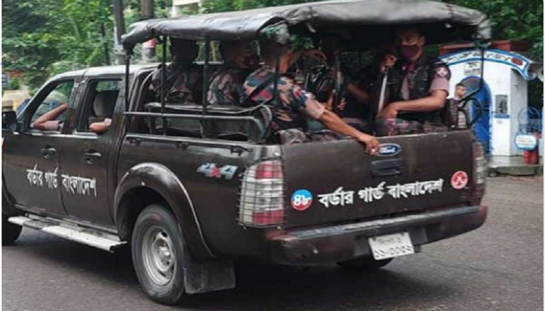 অবরোধের দ্বিতীয় দিনে ২৩০ প্লাটুন বিজিবি মোতায়েন